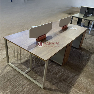 Structure semi-métallique robuste : piètement en métal tubulaire haute résistance assurant stabilité et durabilité.
Plateaux de travail : surfaces en panneaux mélaminés de haute qualité (épaisseur standard généralement 19 mm), résistants aux rayures et faciles à entretenir.
Finitions élégantes : choix de coloris contemporains adaptés aux environnements professionnels 