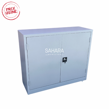 armoire en métal gris claire a 2 portes battantes