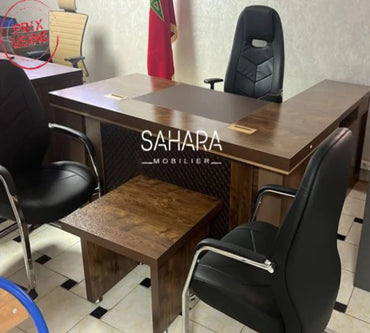 bureau de direction avec retour fixe et caisson mobile
le plateau du bureau contient deux passe câble intégrer avec un sous main
avec pack fauteuils en simili cuir