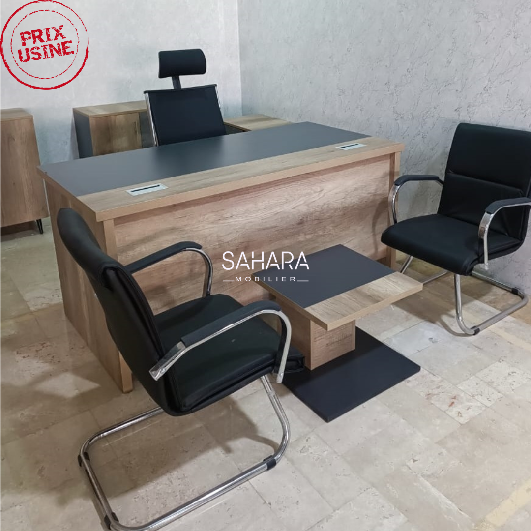 Bureau de direction en MDF et blanc et beige avec retour exposé dans le showroom avec pack fauteuil noir en  simili cuir