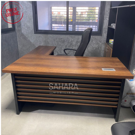 Bureau en bois avec passe câble le voile du bureau contient des rayures en marron et noir