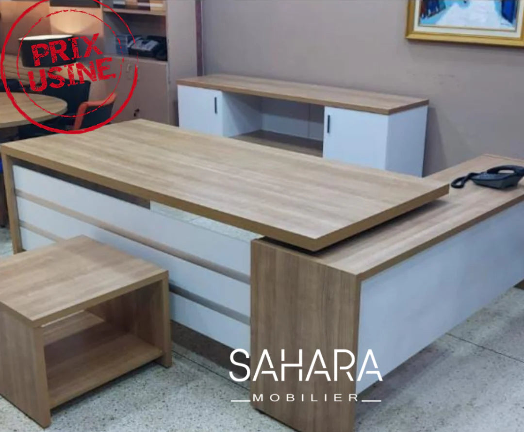 bureau de direction en MDF et blanc et beige avec retour exposé dans le showroom avec un fauteuil en Mesh