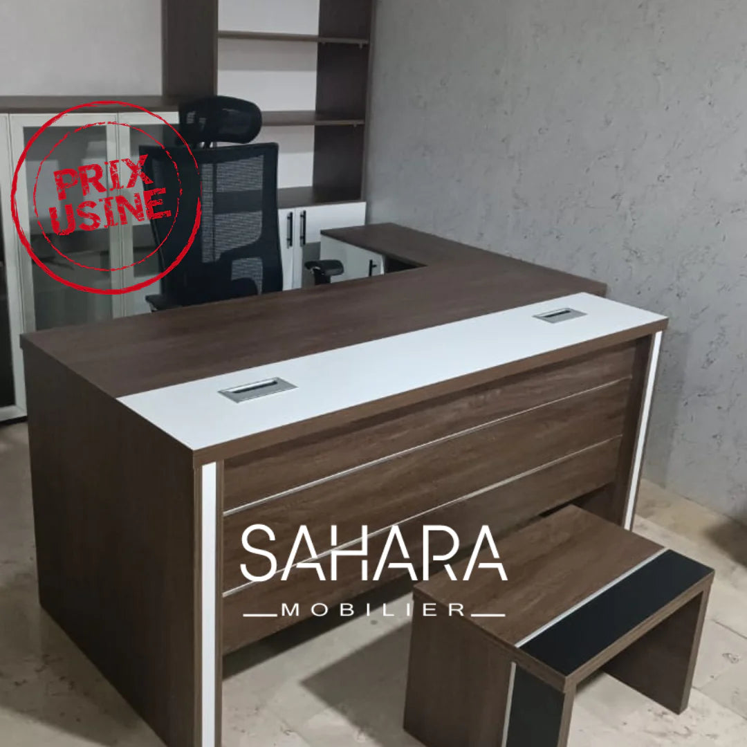 bureau de direction en Marron, bois mélaminé exposé avec une table basse et une fauteuil en Mesh
