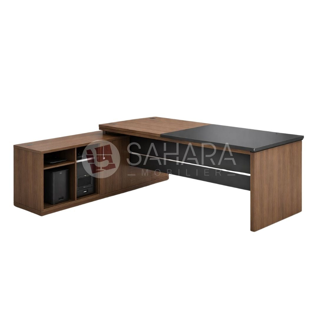 Dimensions totales : 2000 × 1700 × 750 mm
- Plateau et pieds en mélaminé, épaisseur 50 mm, avec bords en ABS droit
- Plateau bicolore : o Moitié en bois mélaminé noir o Moitié en noyer, wengué ou palissandre (au choix de l’administration) Voile de fond :
- Réalisé en panneaux de particules de bois mélaminé, épaisseur 18 mm, avec bords en ABS droit Équipé d’une bande décorative en aluminium,