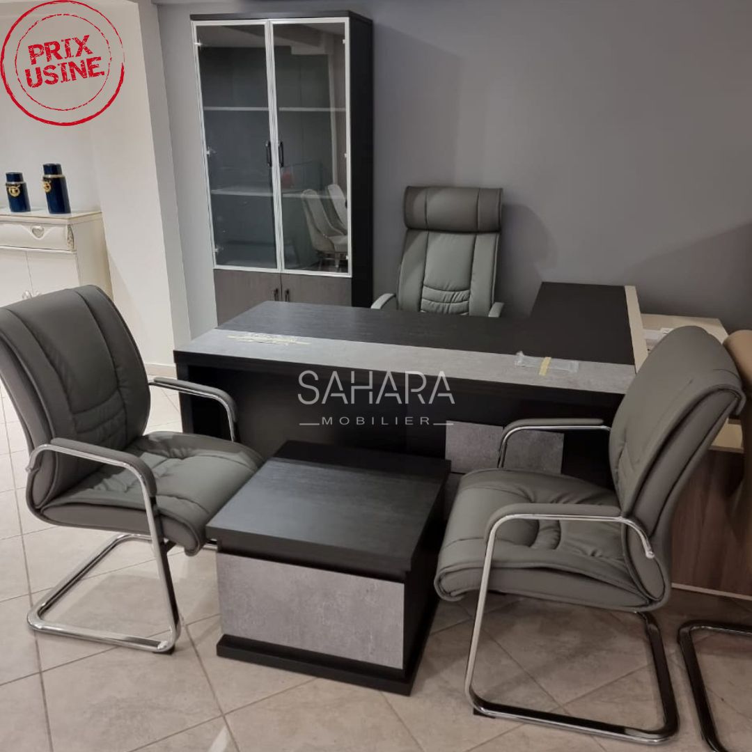 Bureau de direction avec retour exposé avec pack de fauteuil gris en simili cuir