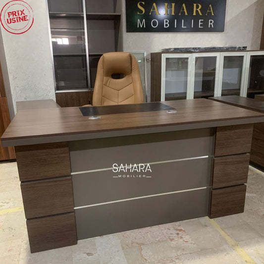 Bureau de direction en bois mélaminé avec sous main et des passe câbles