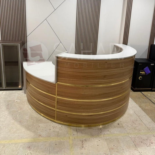 Comptoir d'accueil avec façade courbe de sahara mobilier