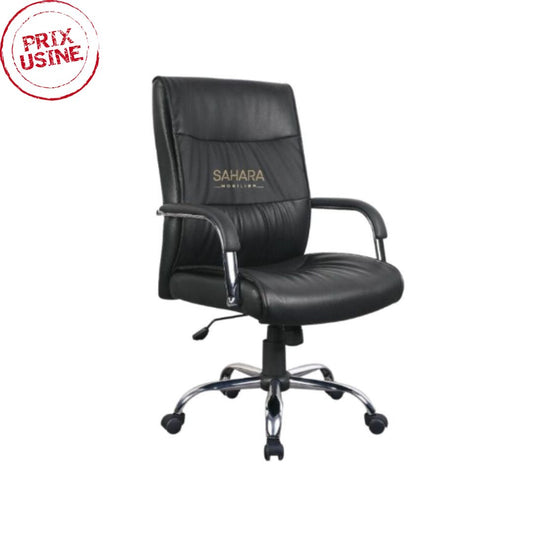 fauteuil en simili cuir sur roulettes de 5 branches forme étoile chromé les accoudoirs sont fixés sur le dossier et l'assise