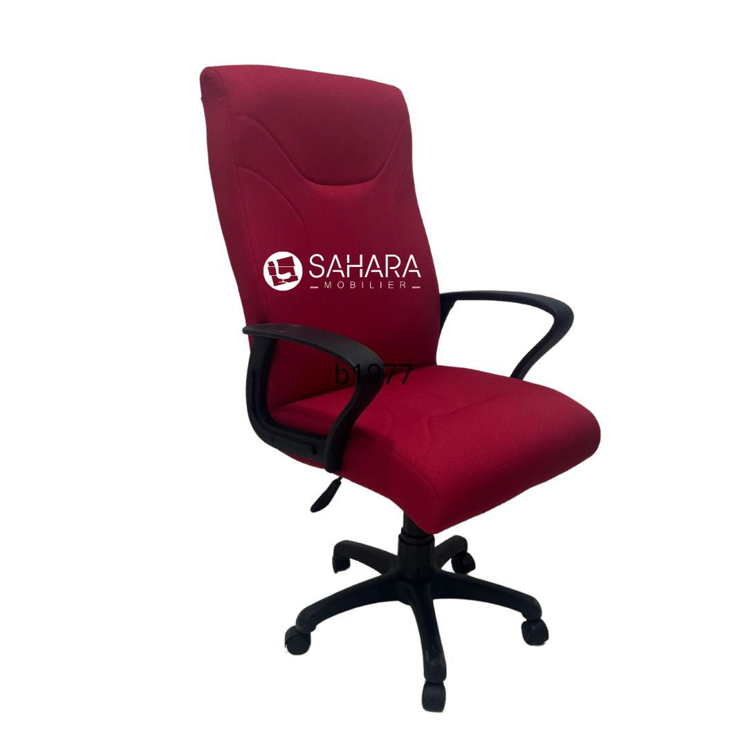 fauteuil de bureau avec accoudoirs fixés sur le dossier et l'assise, les piètements sur 5 branches en pvc