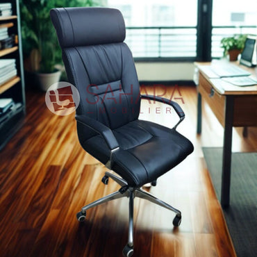 Fauteuil de direction dossier haut avec accoudoirs fixes revêtu en PP, sur piètement chromé en5 branches