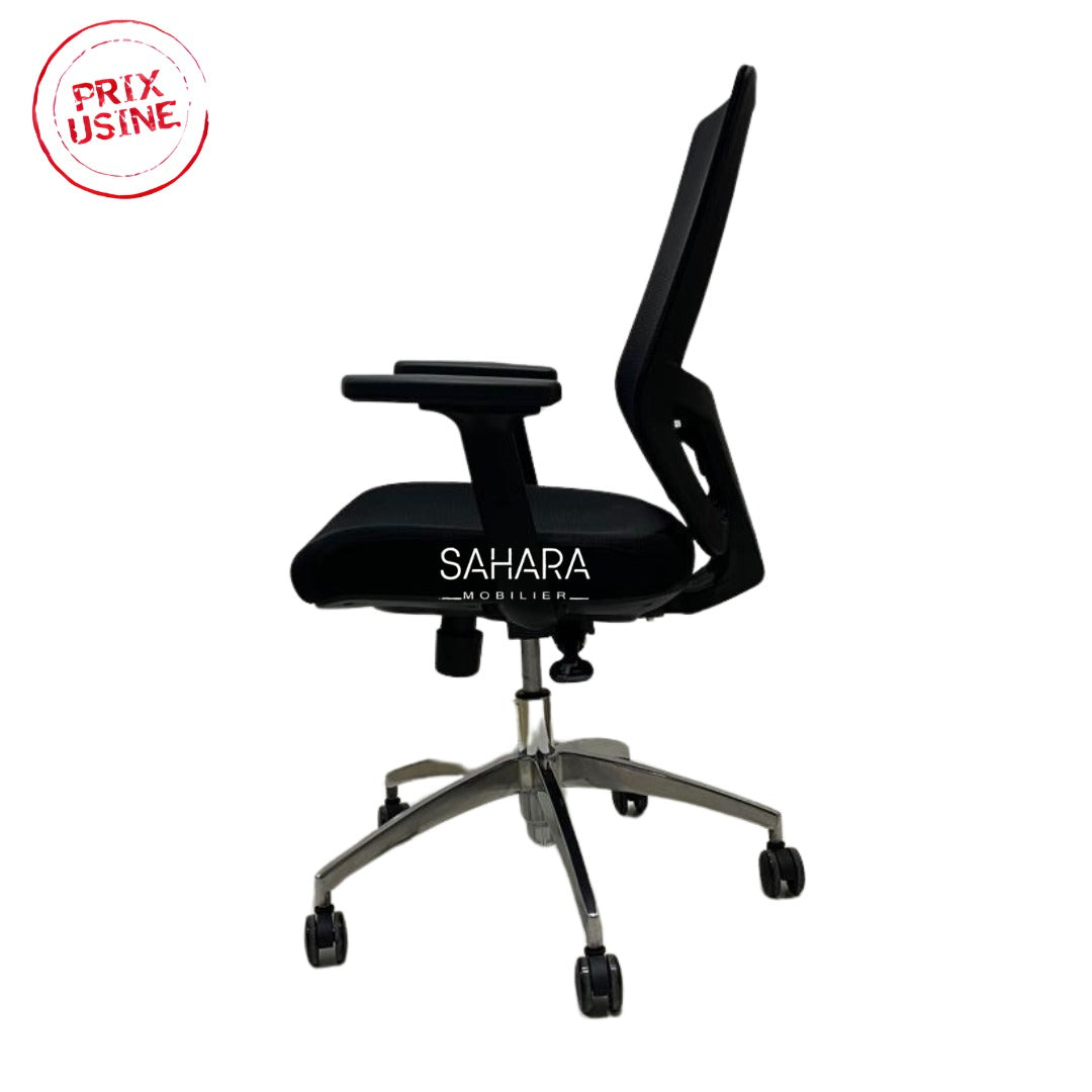 fauteuil en MeSH noir accoudoirs réglable
les roulettes en matière chromé forme étoile