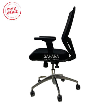 fauteuil en MeSH noir accoudoirs réglable
les roulettes en matière chromé forme étoile