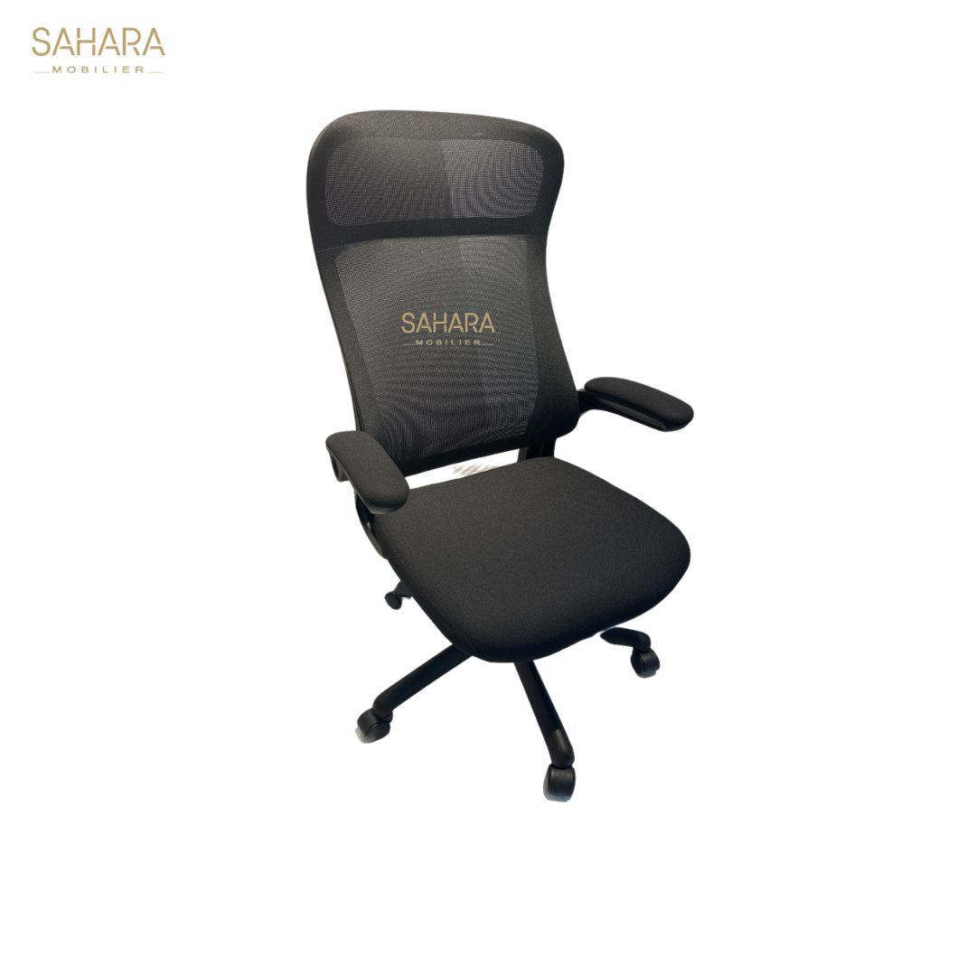 Assise simili cuir 1er choix,
Têtière intégré .
Mécanisme synchrone pour une utilisation intensive.
Avec accoudoirs pivotants,
Piétement renforcé à 5 branches PVC sur roulettes
Avec accoudoirs pivotants,
