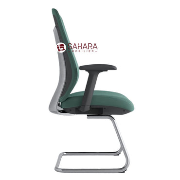 Fauteuil visiteur en MeSH avec accoudoirs fixés sur l'assise piètement chromé luge