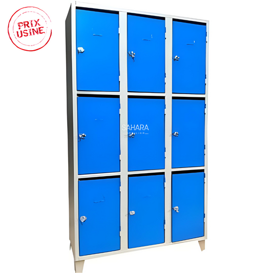 Monobloc a 9 case, Casier en métal 3 modules 9 portes
Réalisé en acier plaqué. Finition époxy. 
Portes lisses avec fermeture indépendant et muni avec 2 clés. 
Muni avec 2 étagères Ventilation en la part supérieur et inférieur.
Dimensions : L 90 cm x P 40 x H190 cm
Couleur : gris.