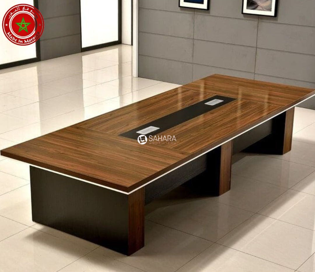 table de réunion rectangulaire exposé dans une Salle