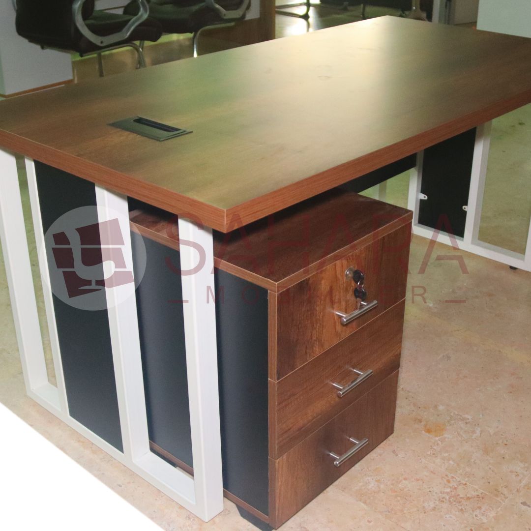 Bureau semi métallique Cobalt Réf B4025