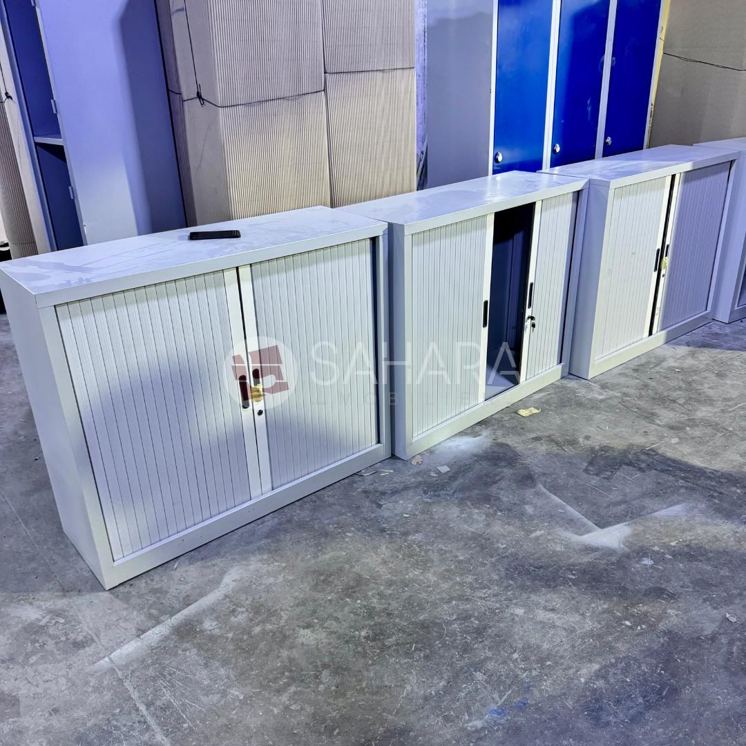 Armoire Basse métallique avec 2 portes Rideau A0602