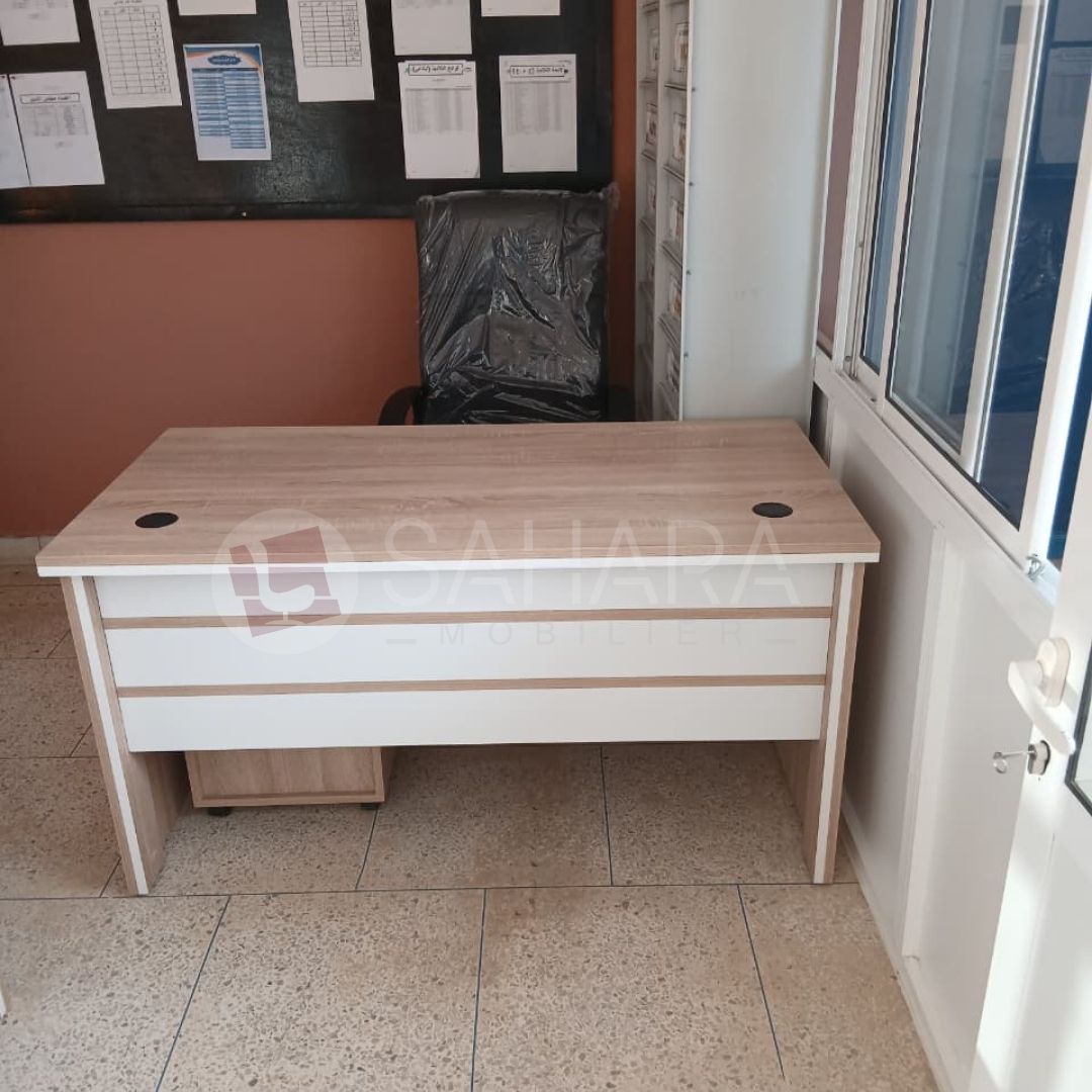 Ce bureau de direction professionnel est idéal pour les entreprises, administrations et espaces de travail recherchant un mobilier de bureau élégant, fonctionnel et durable.