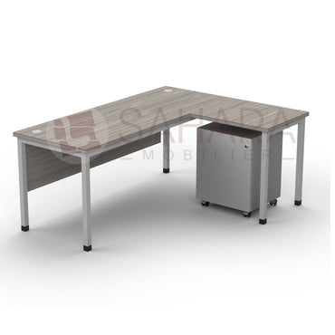 bureau de direction avec retour fixe , le voile de bureau est fixé sur le fond de bureau ,les piètement sont en tube carré en métal, avec un caisson mobile en métal