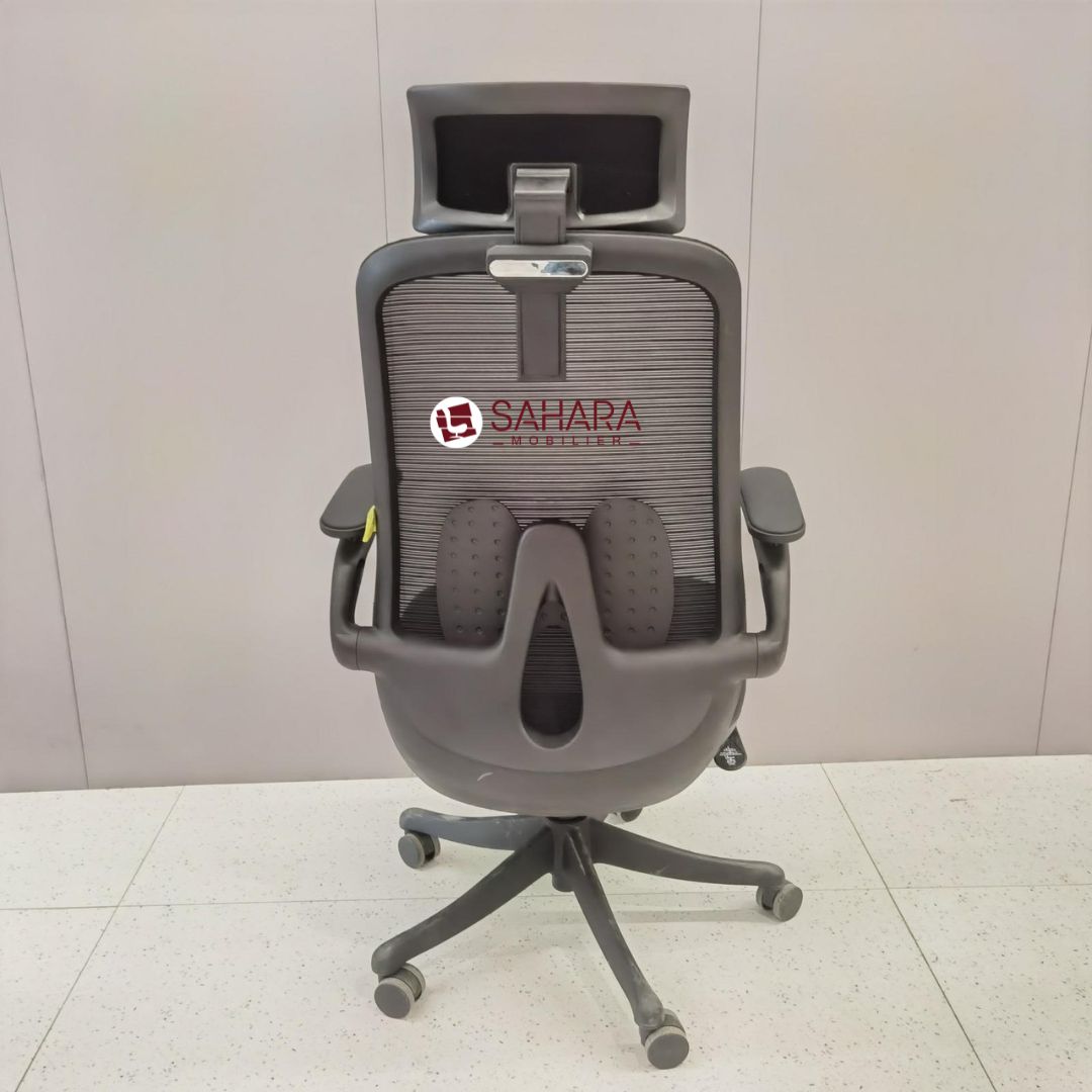 Fauteuil de direction Oxia en MeSH de haute qualité, les accoudoirs sont fixés sur le support, la têtière est réglable