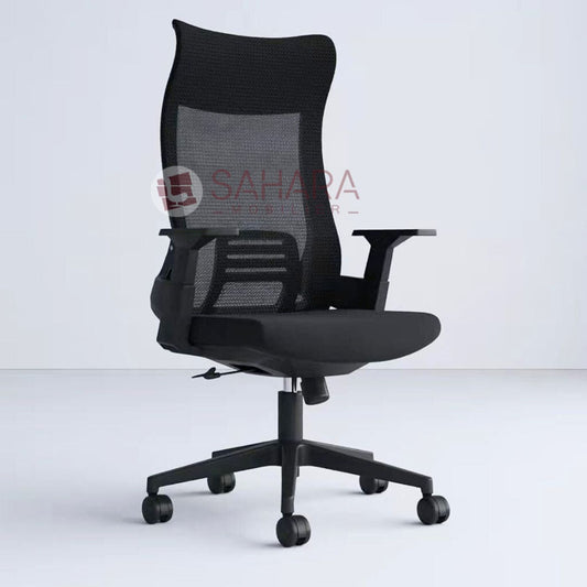 Caractéristiques techniques :
Structure : Assise en MeSH et dossier en mousse, à la fois léger, résistant et facile à nettoyer
Piétement : Tube en acier chromé, finition brillante, avec patins antidérapants
Ergonomie : Forme incurvée pour un meilleur confort d’assise