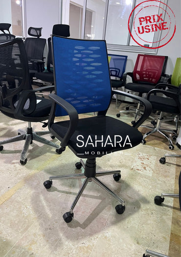 Fauteuil opérateur en MeSH avec accoudoirs fixe sur le dossier et l'assise piètement chromé sur 5 branche forme étoile