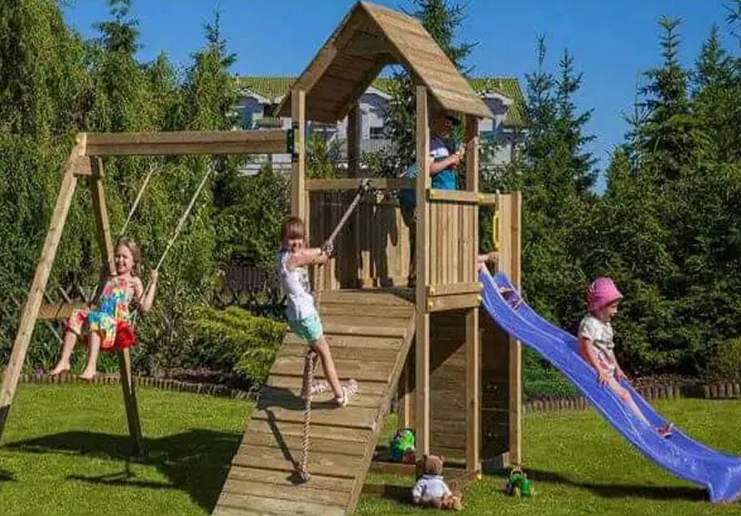 TOUR DE JEUX ET PORTIQUE EN BOIS