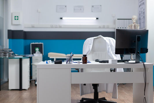 Aménager un cabinet moderne et professionnel : Mobilier sur mesure pour un espace unique