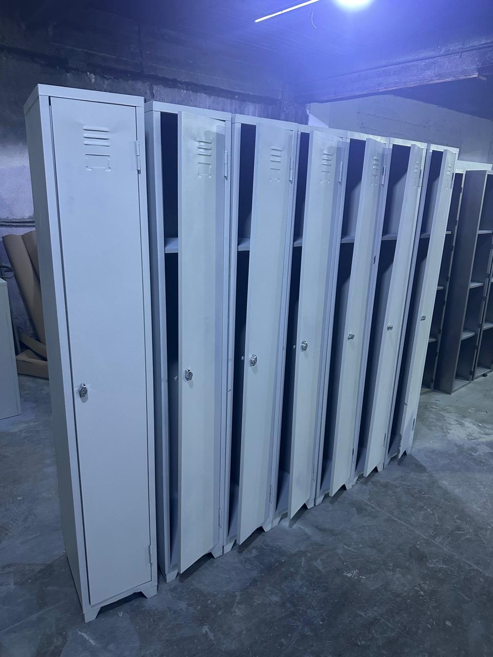 Les avantages des casiers métalliques pour entreprises et établissements scolaires