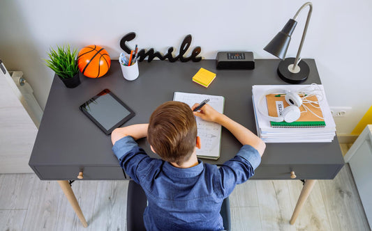 Comment choisir un bureau qui grandira avec votre enfant ?