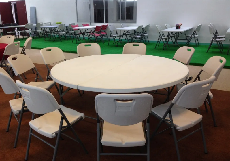 Comment les tables et chaises pliables facilitent l'organisation d'événements ?