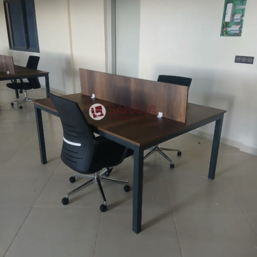 Bureau Bench se Composé de deux plateaux identiques en largeur 120,160, ou 2m assemblés en face à face,