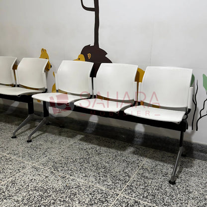 Banquettes d'attente 3 places dossier et assise en plastique 