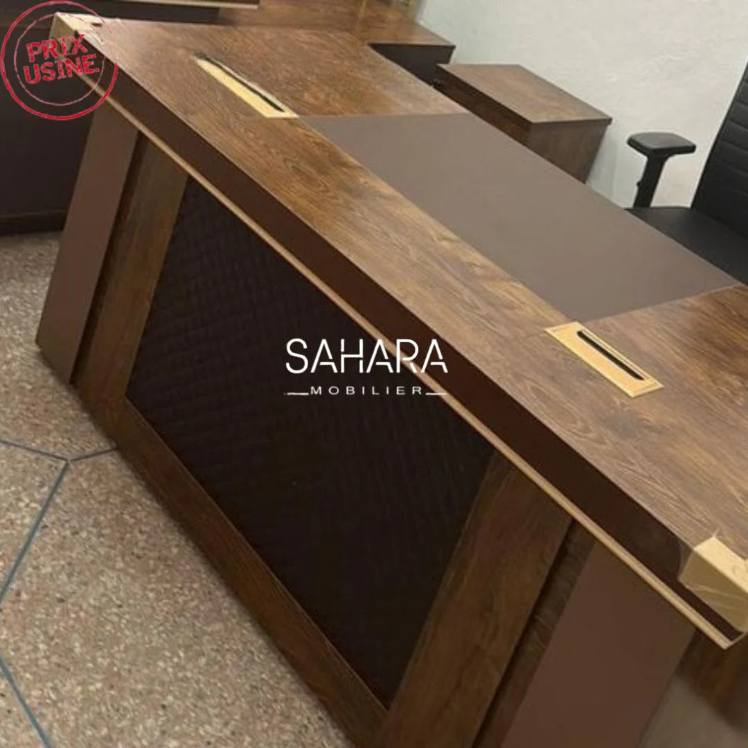 bureau de direction avec retour fixe et caisson mobile
le plateau du bureau contient deux passe câble intégrer avec un sous main
avec pack fauteuils en simili cuir