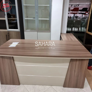 bureau de directeur avec retour mobile en blanc et beige exposé dans le showroom