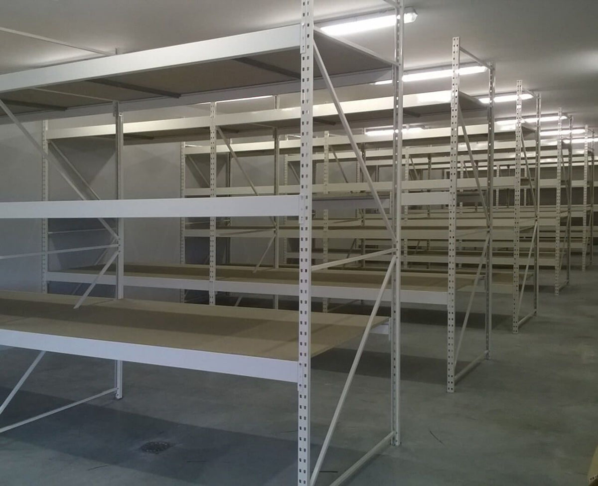 Rayonnage mi-lourd métallique – Stockage professionnel sur mesure Réf C0687