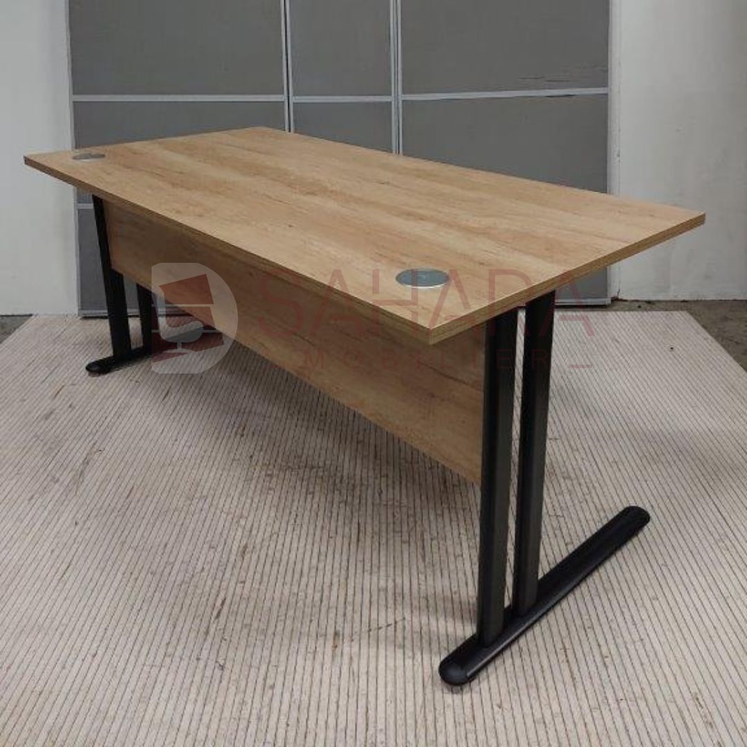 bureau de travail semi-métallique sur piétements forme L 
