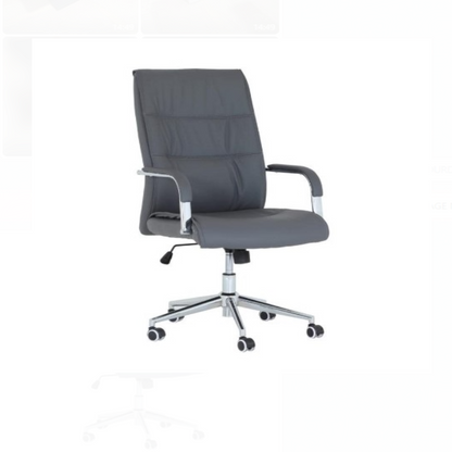 fauteuil en simili cuir sur roulettes de 5 branches forme étoile chromé les accoudoirs sont fixés sur le dossier et l'assise