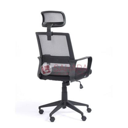 Structure

Ossature robuste — piètement central 5 branches assurant stabilité et répartition équilibrée des charges.

Base équipée de roulettes multidirectionnelles, adaptées aussi bien aux sols durs qu’à la moquette — pour une mobilité fluide autour du bureau.

Mécanisme à vérin à gaz pour réglage en hauteur — utilisateur libre d’ajuster l’assise selon sa taille et son plan de travail.