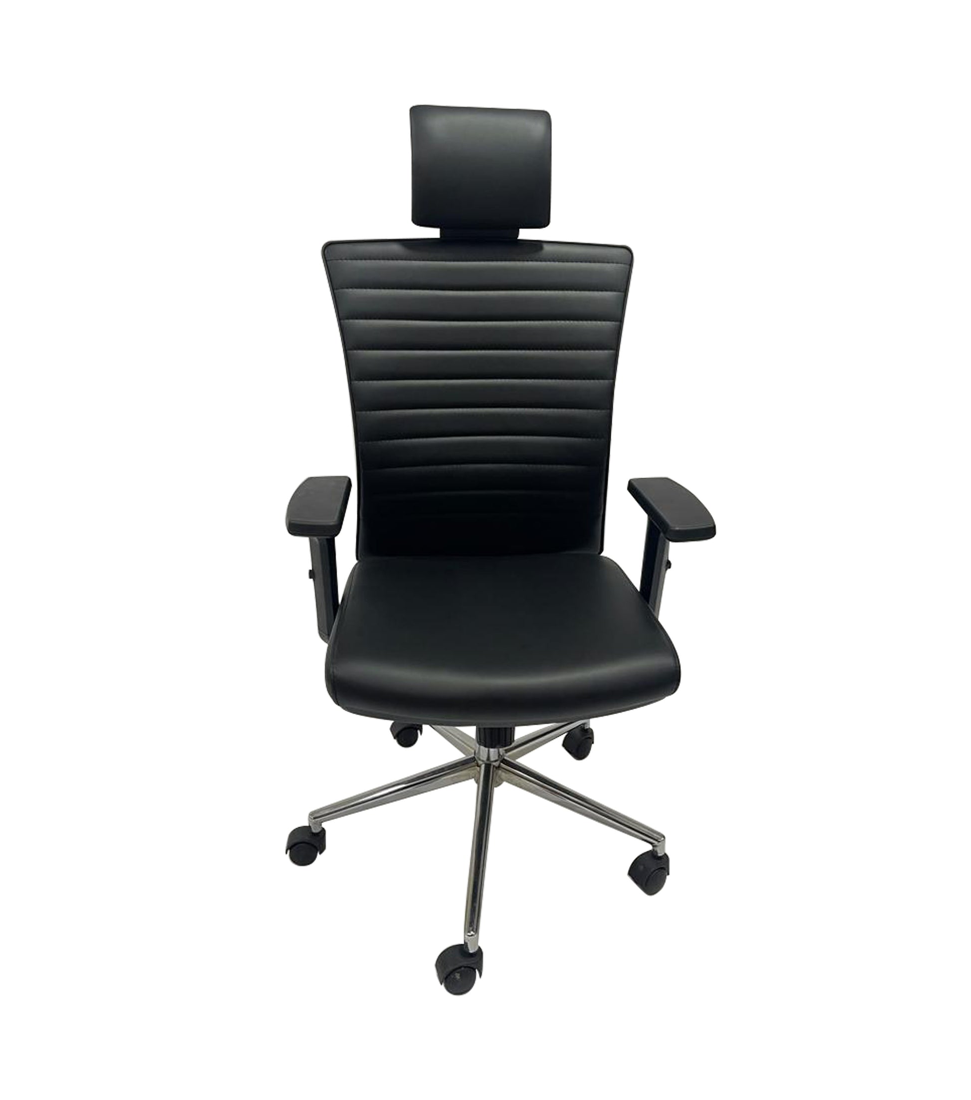 Fauteuil de bureau en simili cuir noir avec accoudoirs en PU sur 5 branches chromé